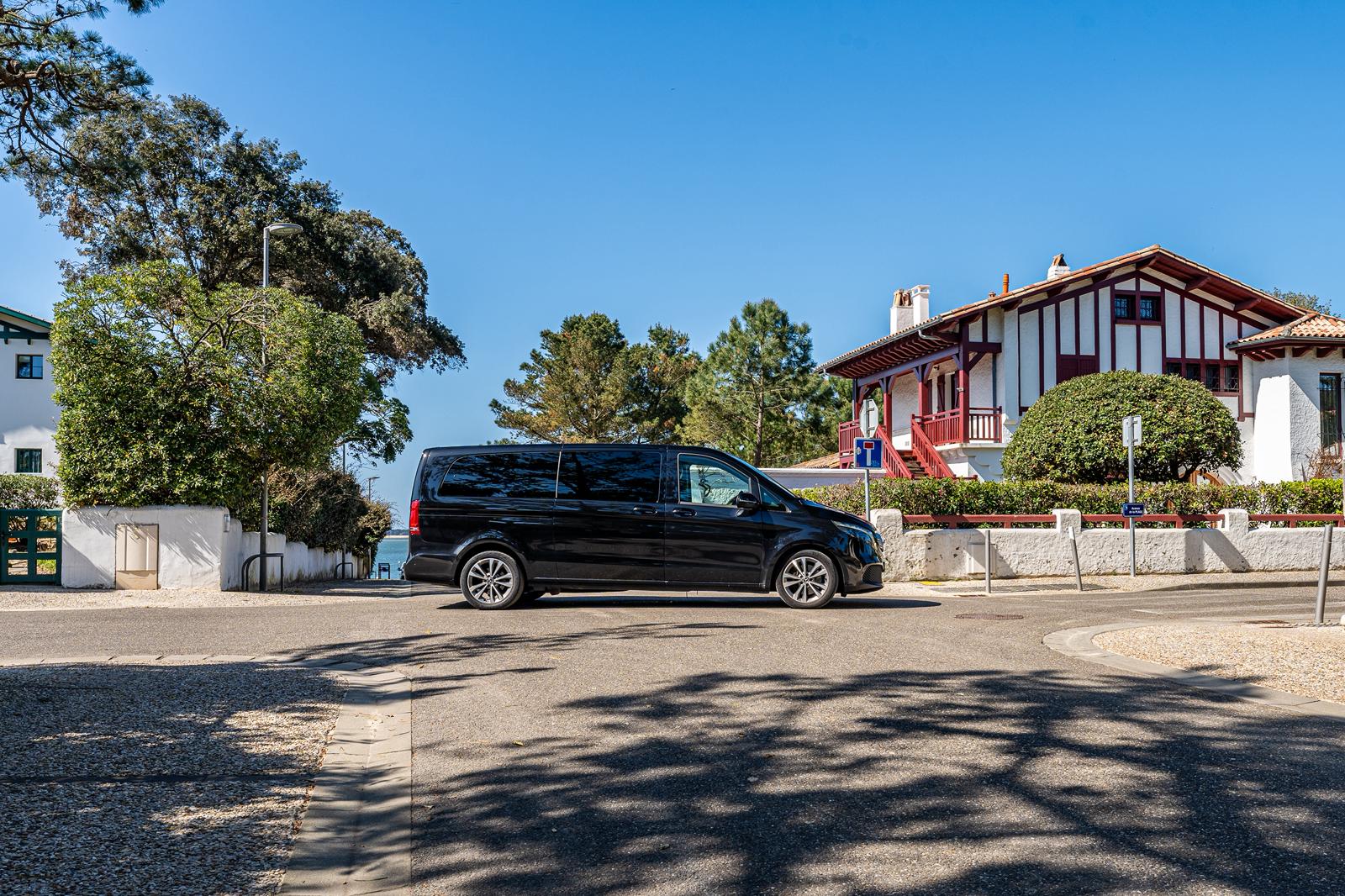 Mercedes Classe V profil — navette VTC Bassin d'Arcachon